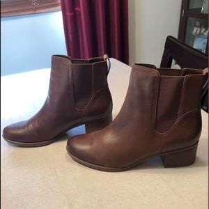 Naturalizer Chelsea boots! Size 8M!